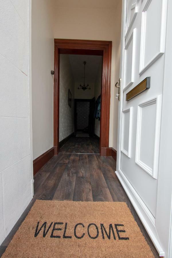 Period House / Entire Upstairs Flat Apartment Инвернес Екстериор снимка
